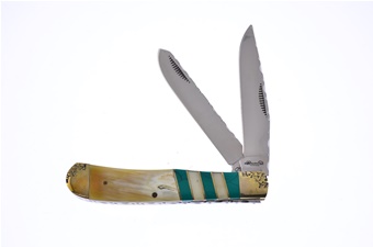4.25" Ox Horn/Green/Mother Of Pearl Trapper
