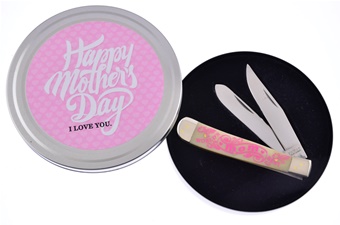 Happy Mothers Day Trapper