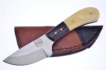 6.75" Buffalo Horn/Wood Skinner w/Sheath