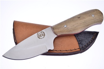 6.5" Walnut Wood Skinner w/Sheath