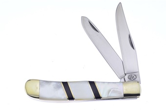 4.125" Mother Of Pearl/Black Onyx Mustang Trapper